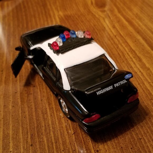 Wyoming Highway Patrol Road Champs die cast police car 1:43 scale - Picture 8 of 11